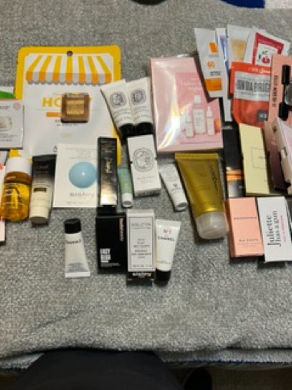 NWT 40+ Piece Luxury Sample Beauty Bundle inc. Diptyque, Sisley, Chanel, YSL - Picture 7 of 7